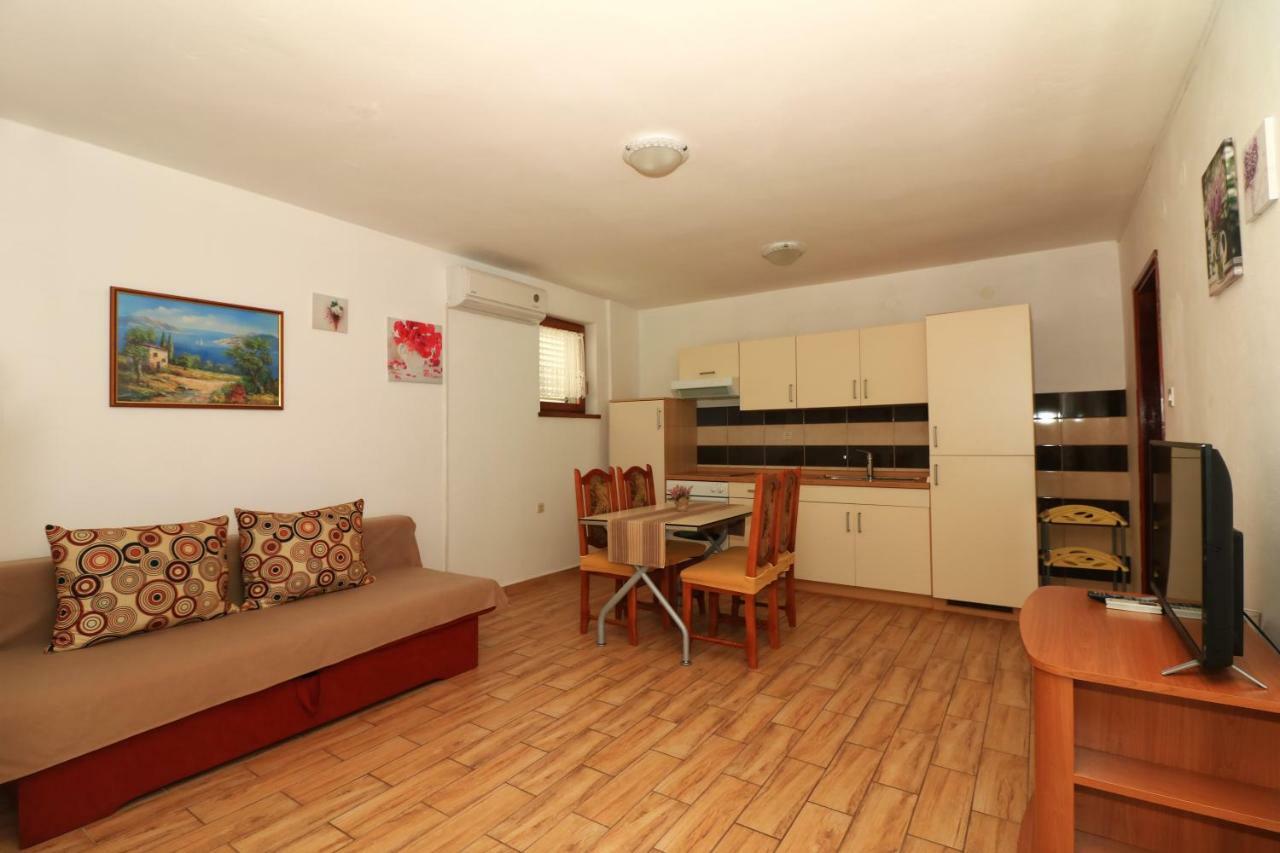 Apartments Slađana Jezera Ngoại thất bức ảnh